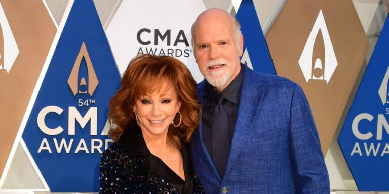 ‘Lucky Man’: Reba McEntire Gets a Visit from Boyfriend on ‘the Voice’ & Fans Gush over the ‘Beautiful’ Couple