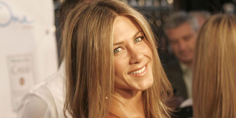 Jennifer Aniston Goes Shirtless as She Gives a Closer Look of Her Beauty in a Recent Snap