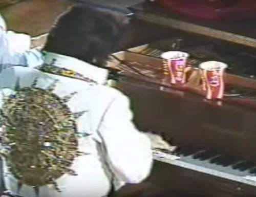 This Rarely-Seen Video Of Elvis’ Final Performance Was Just Released, And I Can’t Stop Watching It