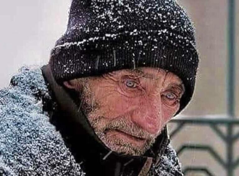 One very cold night, a rich man met a homeless old man outside.