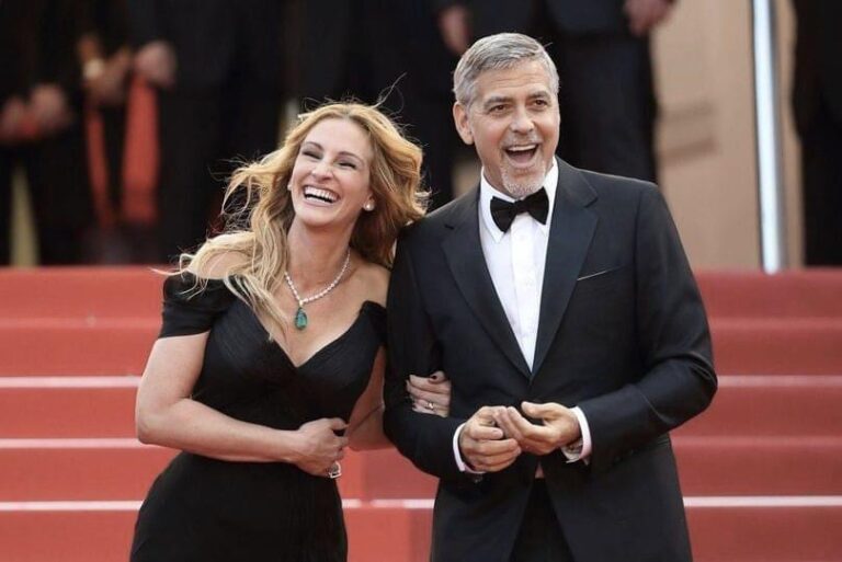 Julia Roberts wore a garment with the actor’s face all over it to an event honoring George Clooney.