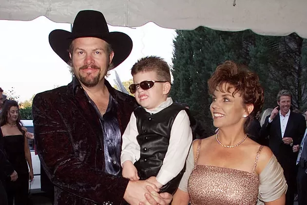 Toby Keith Breaks Unexpected News During Cancer Battle