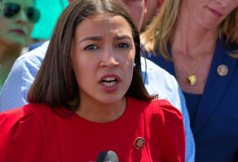 AOC Reacts Strongly After CNN Analyst Calls Ilhan Omar a “Mouthpiece for Terrorists”