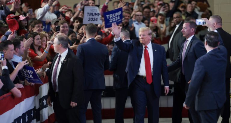 Cops Confirm No Threat To Trump’s Rally After Report of ‘Explosives’ in Car